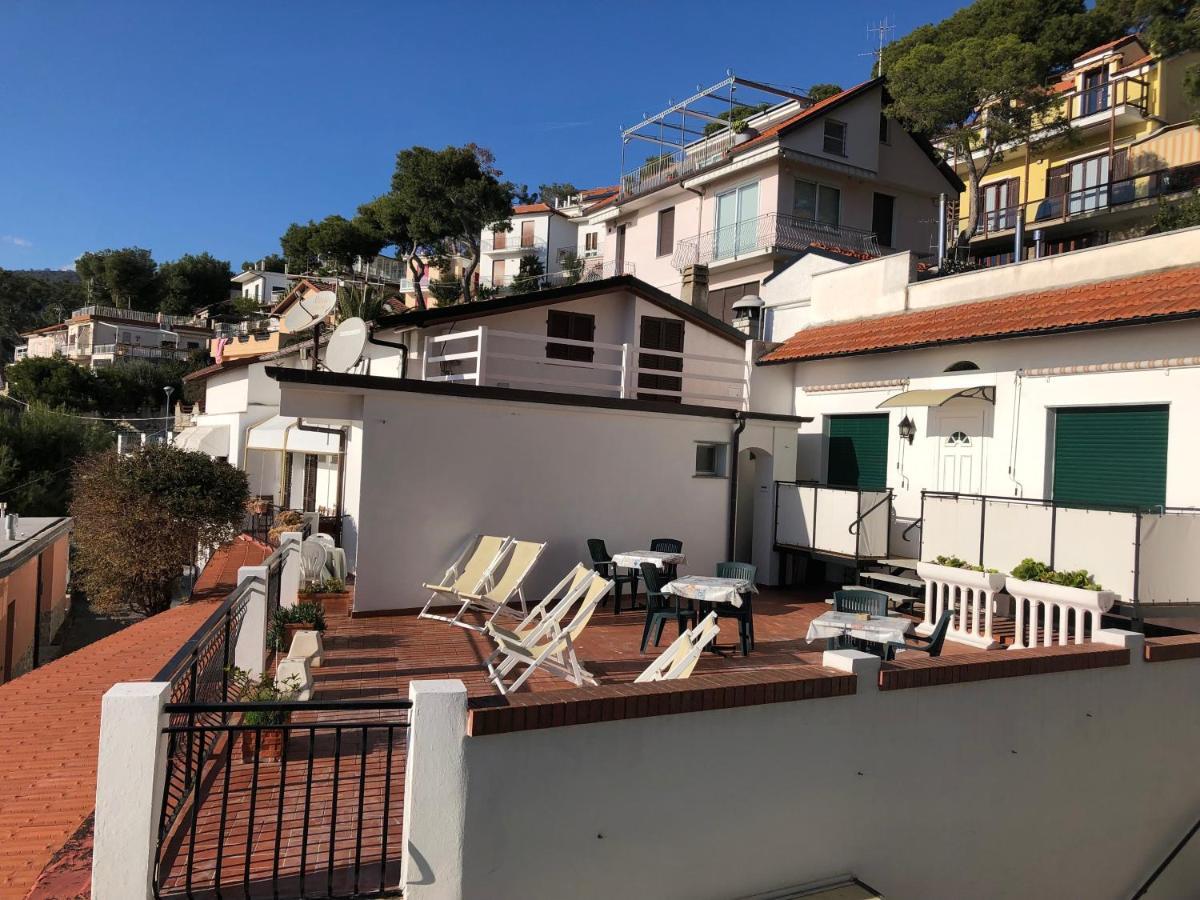拉皮纳塔阿帕特蒙提酒店 Marina dʼMarina dʼAndora 外观 照片