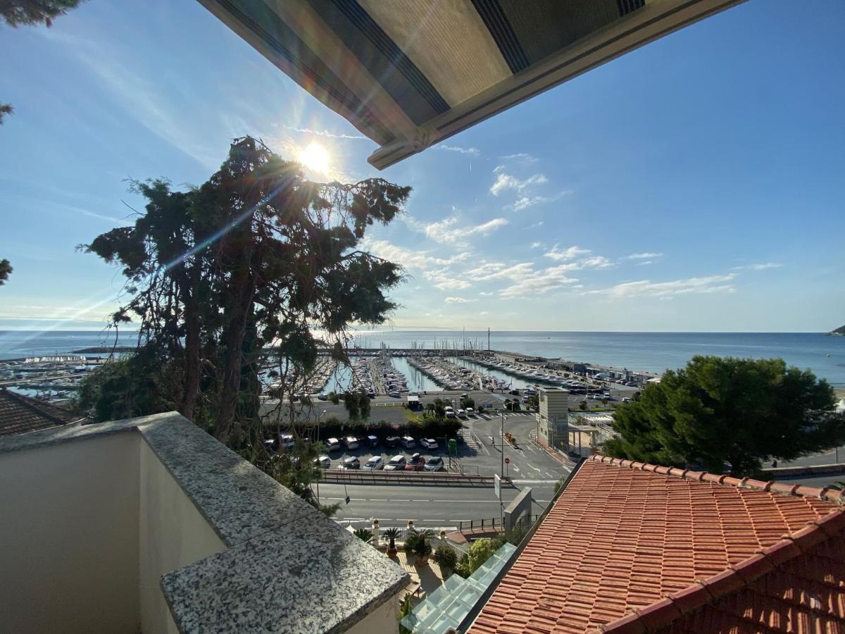 拉皮纳塔阿帕特蒙提酒店 Marina dʼMarina dʼAndora 外观 照片